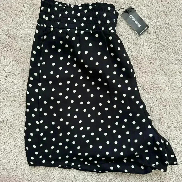 Express Women Super High Waisted Polka Dot Pull-On Shorts Size Small - Picture 5 of 6